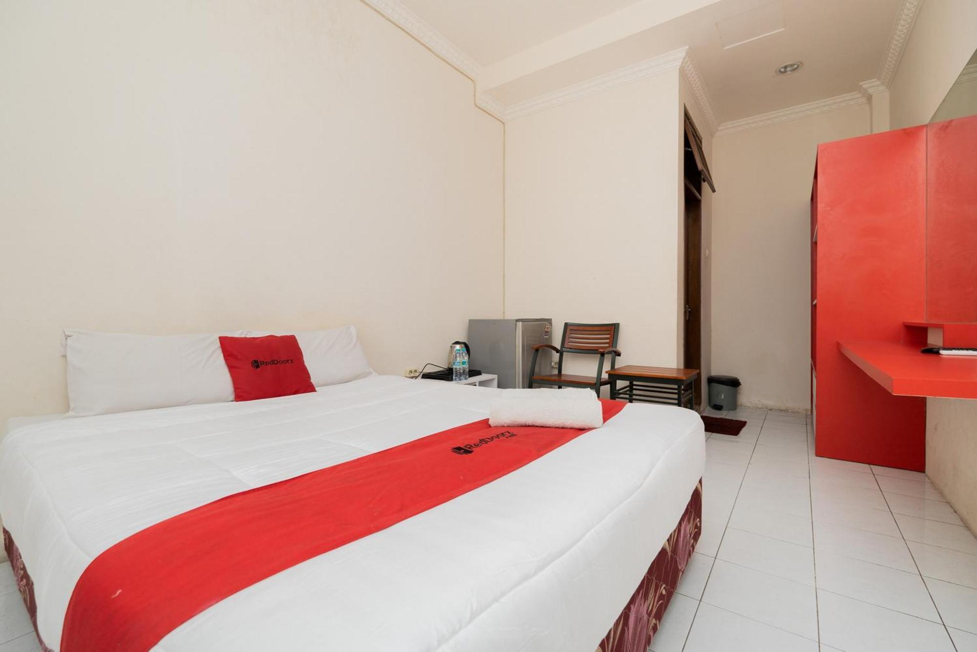 Reddoorz Plus @ Gunungsari Surabaya Kedurus Extérieur photo
