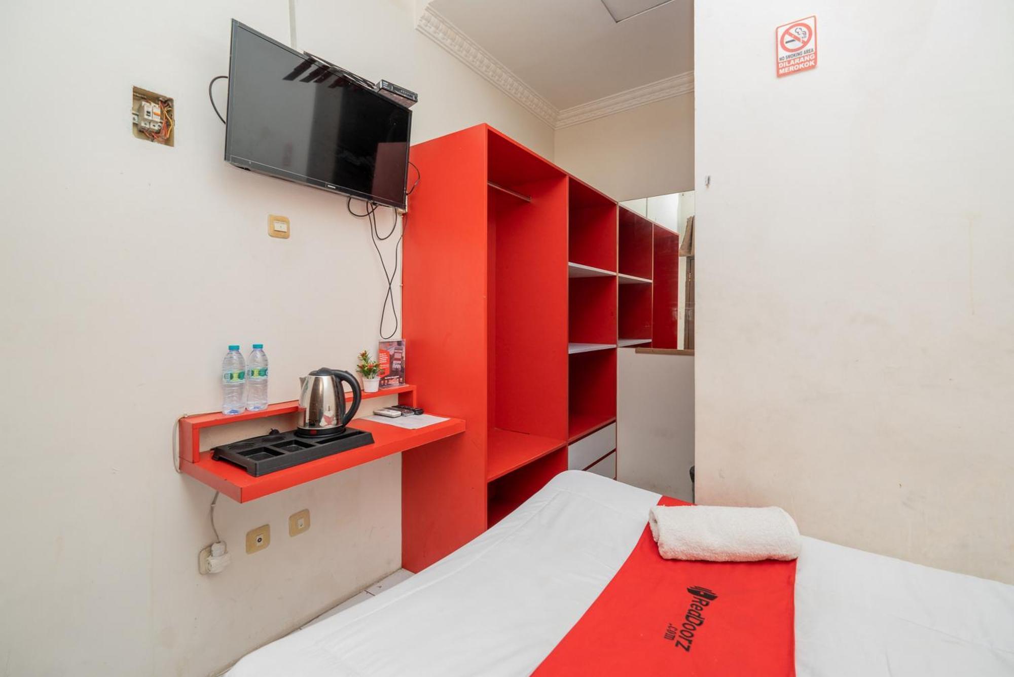 Reddoorz Plus @ Gunungsari Surabaya Kedurus Extérieur photo