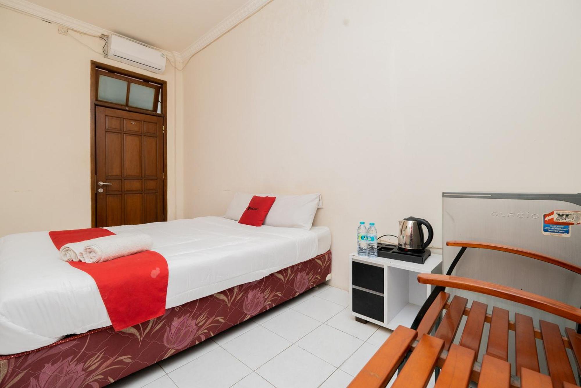 Reddoorz Plus @ Gunungsari Surabaya Kedurus Extérieur photo